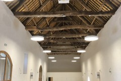 Abbaye de Juaye-Mondaye — grange — Sol en granito.