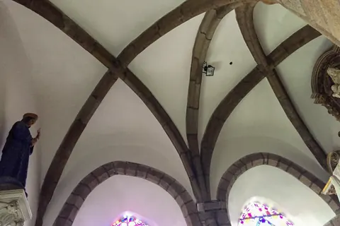 Enduits intérieurs — Voûtes de l’église de Saint Quentin le Homme.