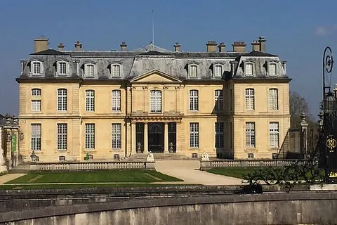 Enduits, joints et façades — monuments — Château de Champs sur Marne.