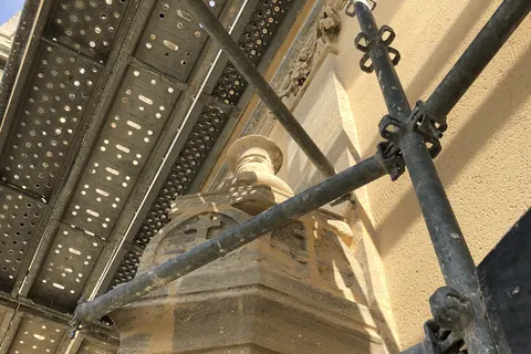 Enduits, joints et façades — monuments — Église Saint Patrice de Bayeux.