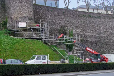 Enduits, joints et façades — monuments — Remparts de Saint Lô.
