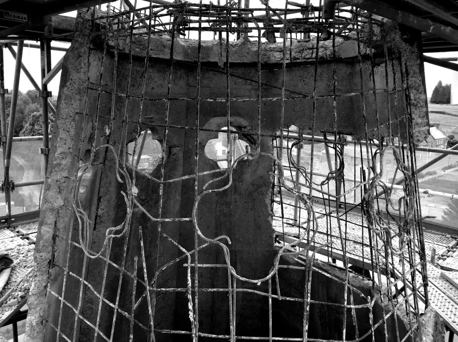 Travail artisanal sur un chantier de restauration